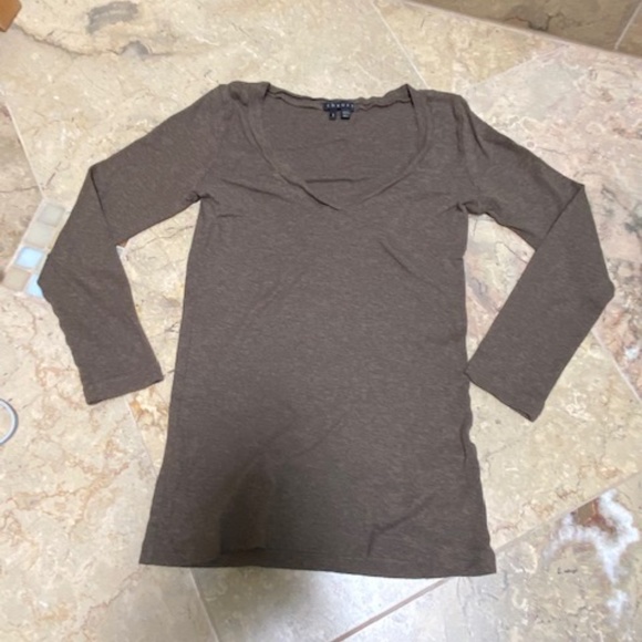 Theory V-neck Shirt - Picture 3 of 5